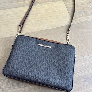 Michael Kors Logo crossbody bag